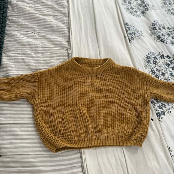 Organic Knit Wide Fit Toddlee Sweater | Beautiful Golden Color | Size 2T - Picture 4 of 5